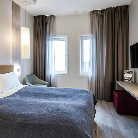 Quality Edvard Grieg 4*